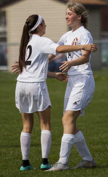 041815-soccer-07